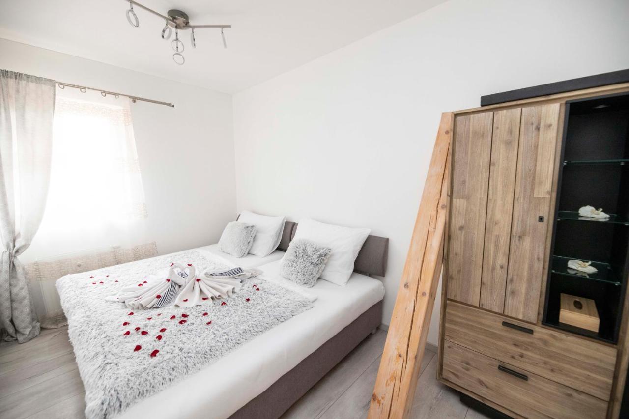 Vip Suite Hotel Heinz Dobris Dış mekan fotoğraf